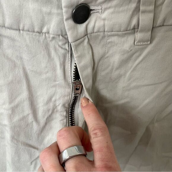 Lululemon Athletica Men's 32 Business Khaki Pants - Picture 3 of 9